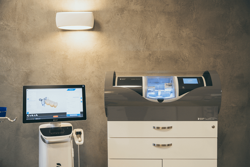 modernste Technologie bei Zahnarzt Kiel - Klaas Köppe