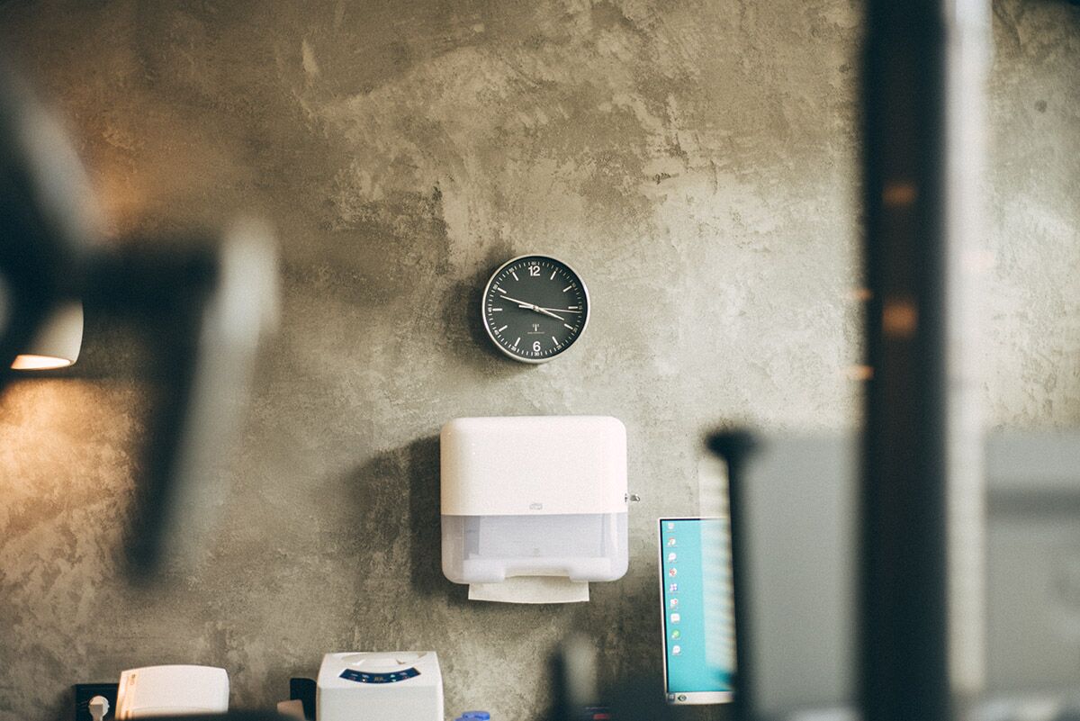 kurze Wartezeiten bei Zahnarzt Kiel - Klaas Köppe